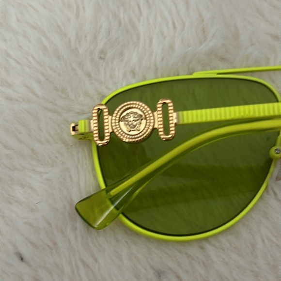 YOUTH Size Lime Green Versace Metal Frame Sunglasses Brand New - Picture 3 of 6